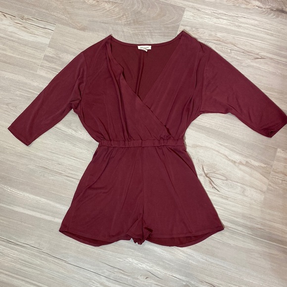 Super cute Romper - Picture 2 of 4